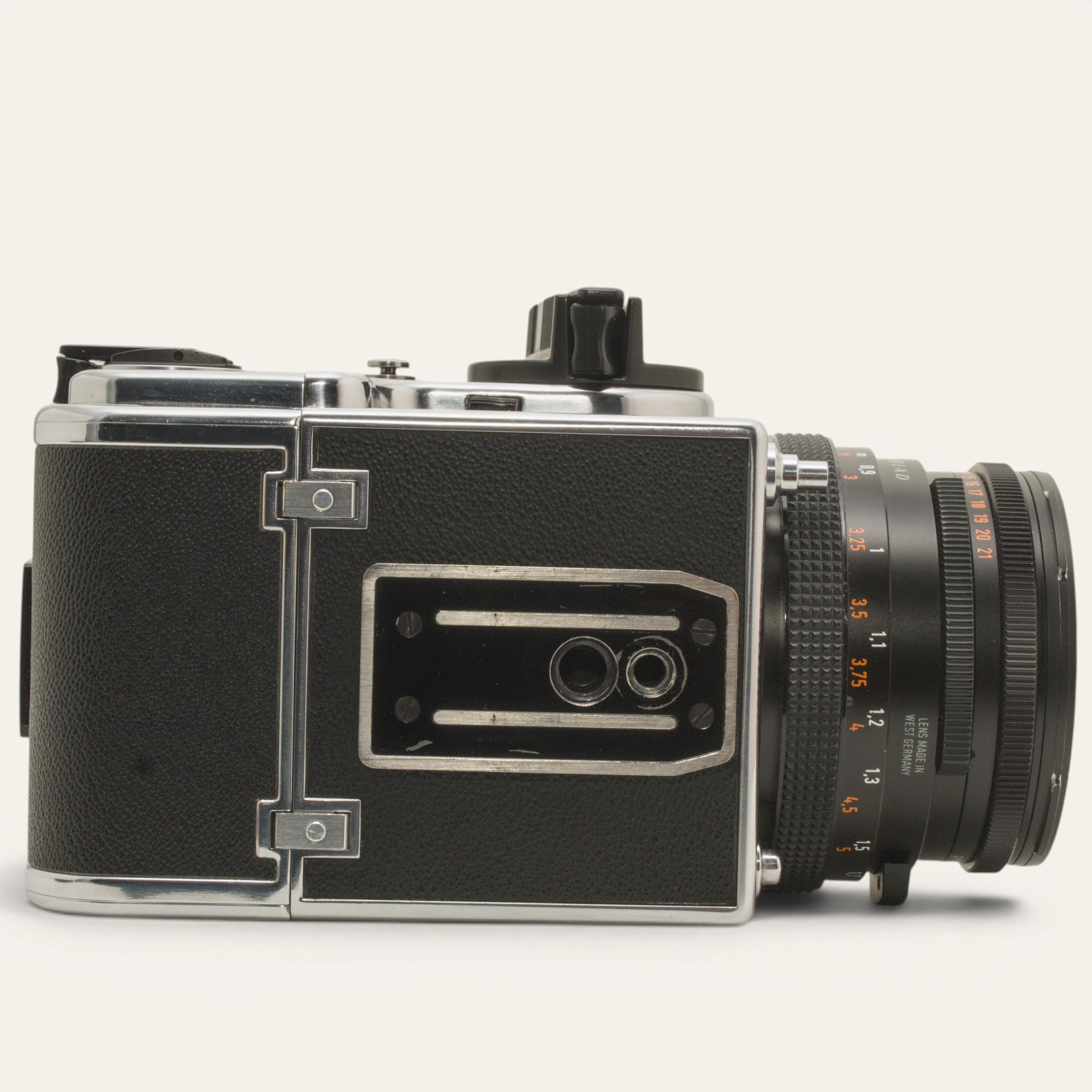 Hasselblad 500 C/M with Carl Zeiss Planar 80mm f/2.8 T* and A12
