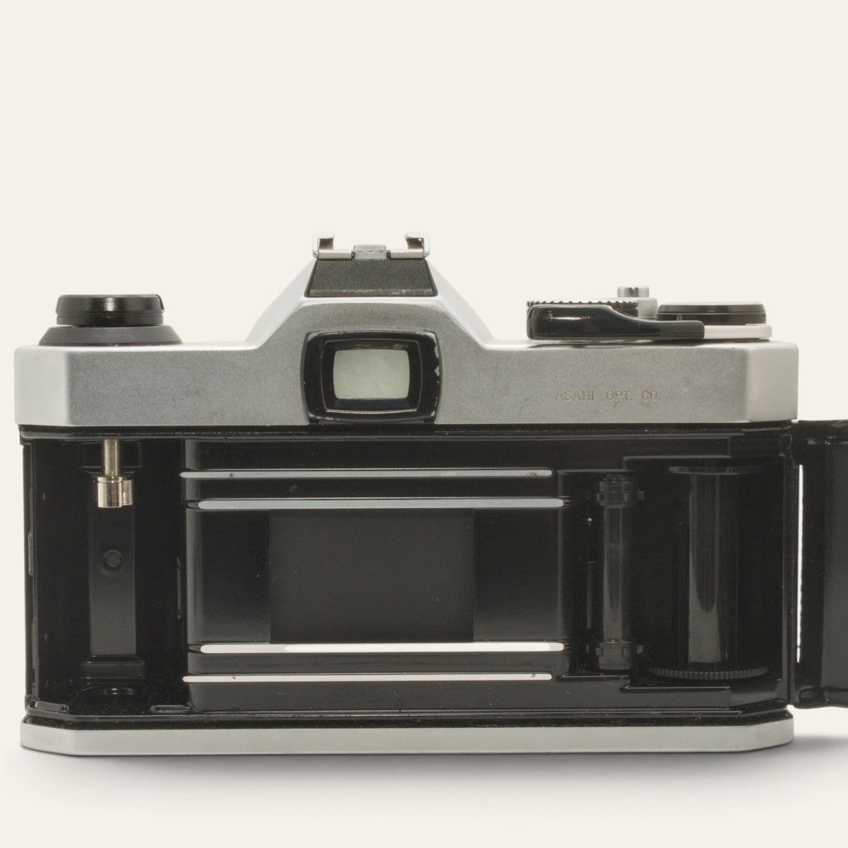 Pentax K1000 with SMC Pentax-M 28mm f/3.5 Lens