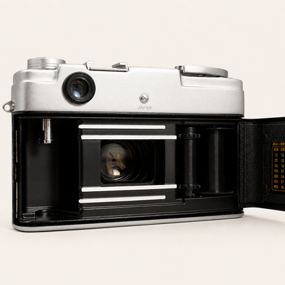 Yashica Lynx-1000 Rangefinder Camera – Near Mint – Case