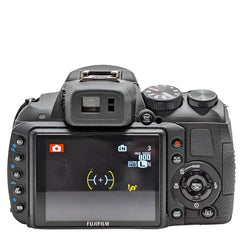 Fujifilm (Fuji)  FinePix H520EXR point and shoot digital camera 16mp