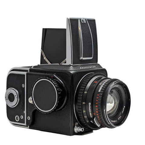 Hasselblad 500 C/M  Medium format camera kit w/ 120 film back and 80mm Planar T* lens and W/L finder