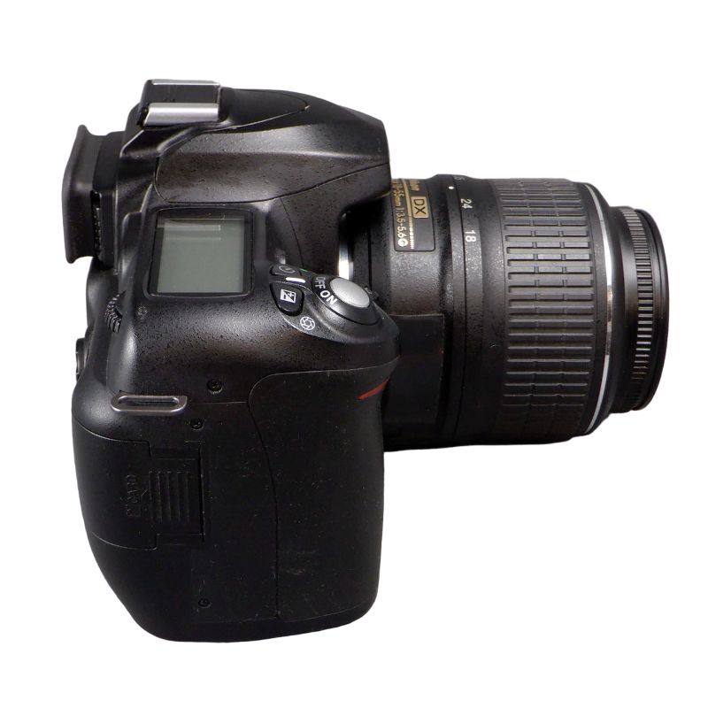 Nikon D50 Digital SLR with AF-S Nikkor 18-55 Lens