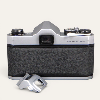 Asahi Pentax Spotmatic SP1000 35mm SLR Film Camera with Super-Takumar 55mm f/1.8 Lens