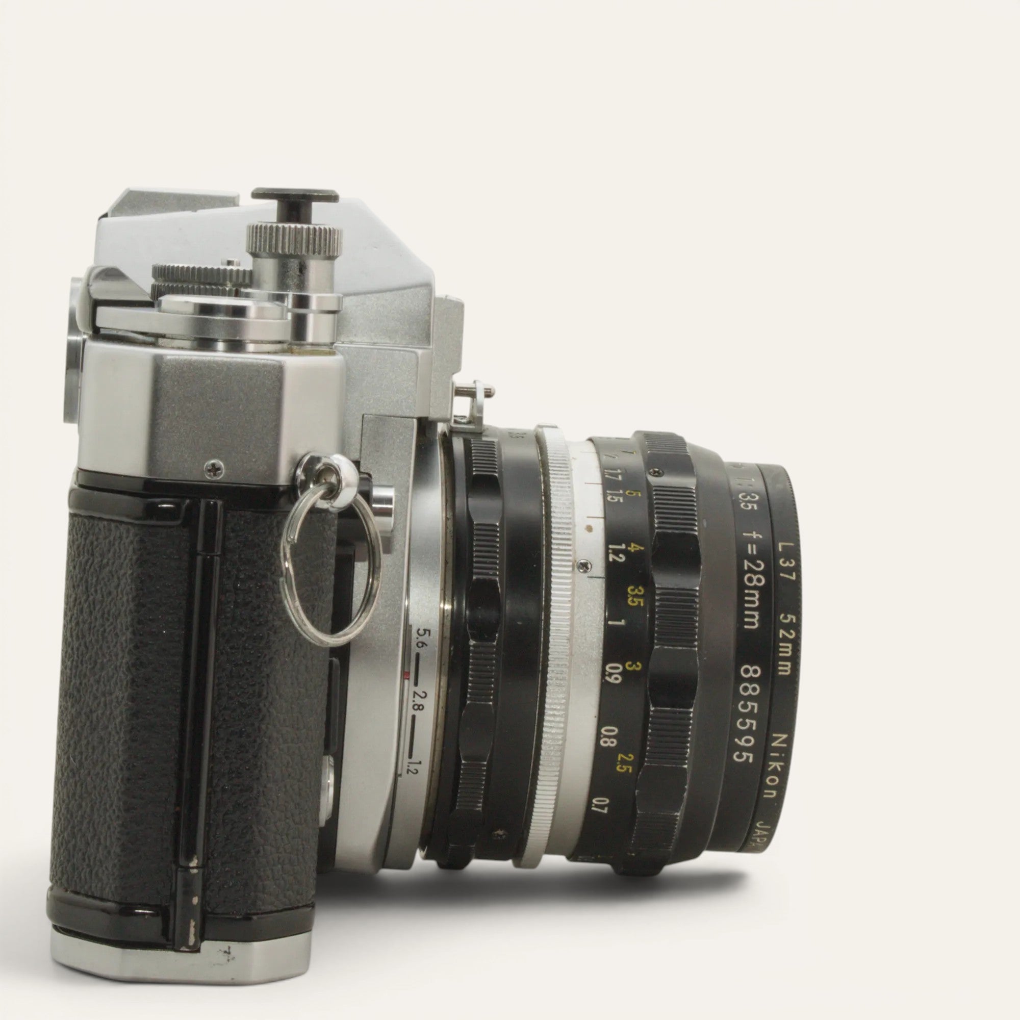 Nikomat FT 本体 NIKKOR-H.C Auto 28mm f3.5 Nikkormat EL 35mm SLR with Nikkor-H.C Auto 28mm f/3.5 Lens