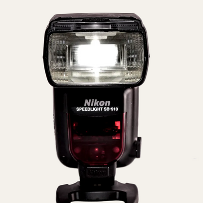 Nikon SB-910 Speedlight Flash — Mint