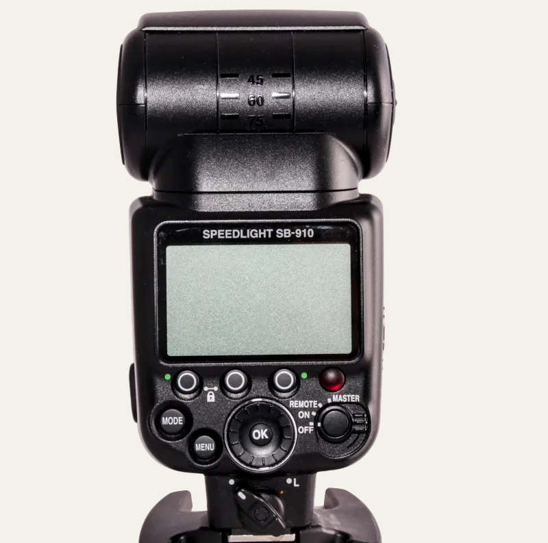 Nikon SB-910 Speedlight Flash — Mint