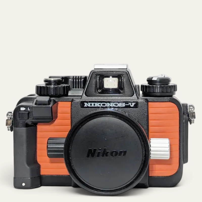 Nikonos V 35mm Underwater Camera with Nikkor 35mm f/2.5 Lens