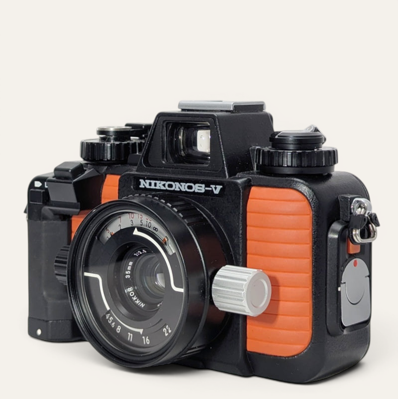 Nikonos V 35mm Underwater Camera with Nikkor 35mm f/2.5 Lens