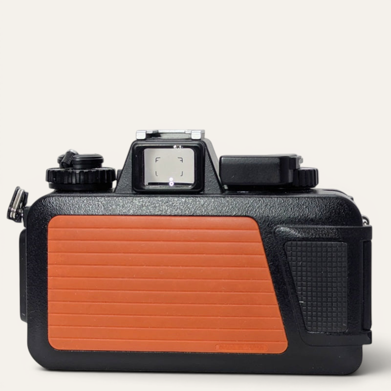 Nikonos V 35mm Underwater Camera with Nikkor 35mm f/2.5 Lens